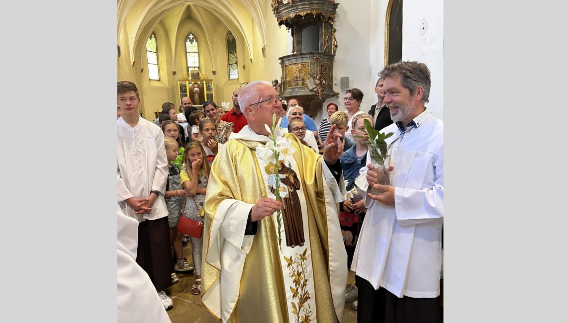 háttér szent antal 4
