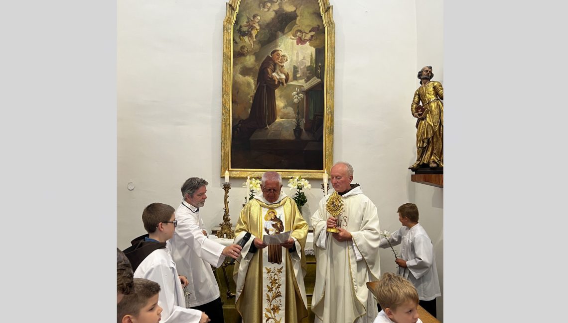 háttér szent antal 4