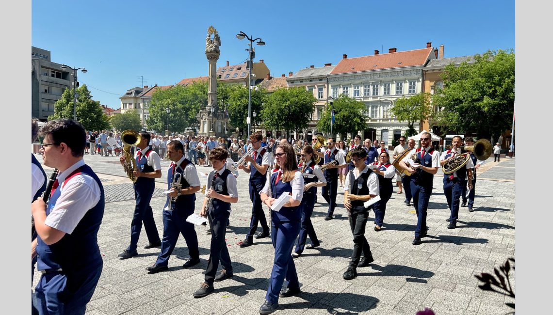 háttér szent antal 4 széles
